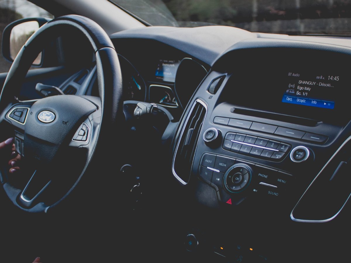 Automobile
